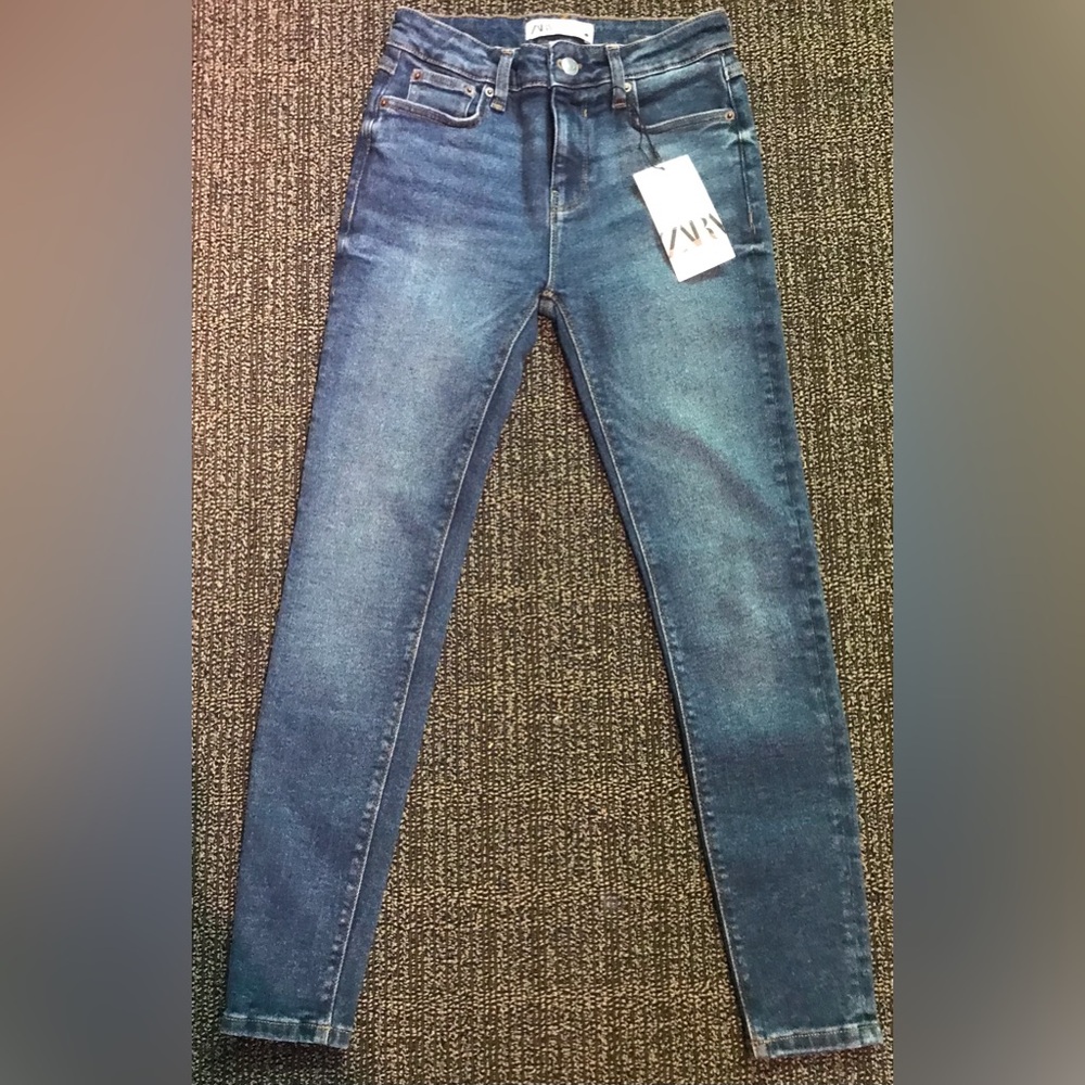 NWT Zara Basic Dark Wash Skinny Jeans size 4